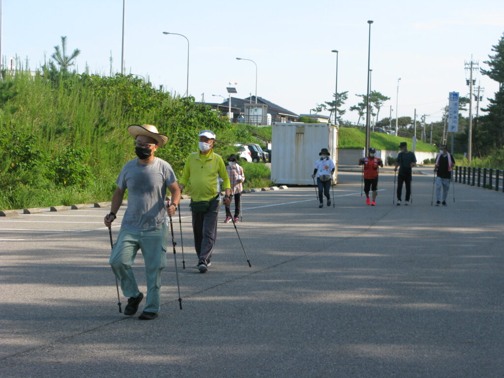 “ノルディック ウォーキング” 体験しました