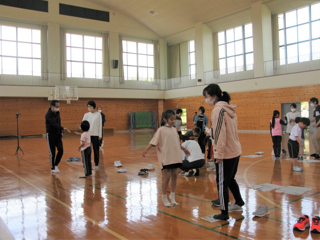 親子スポーツ交流会を開きました
