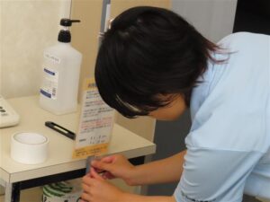 「避難所指定施設における健康保持のための温度変化の計測と啓発活動」の活動を報告します